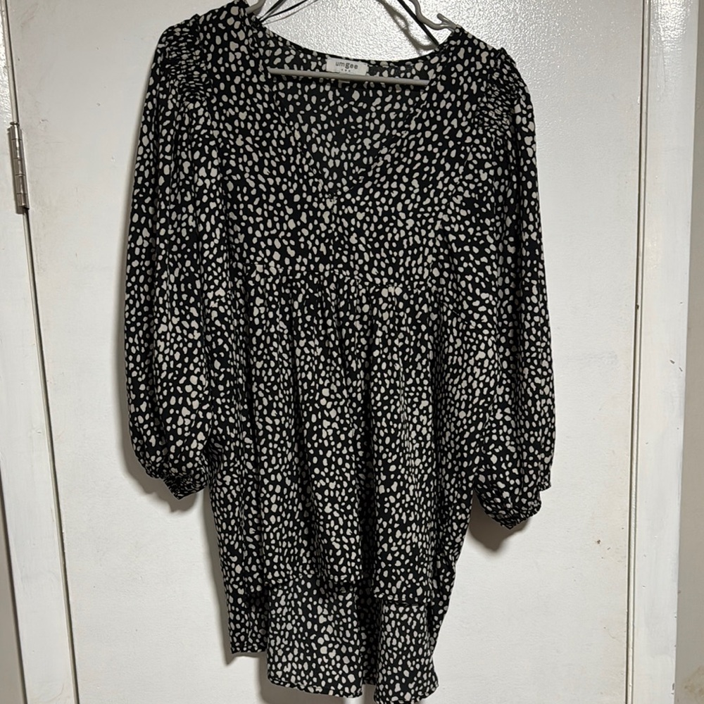 Umgee Black and White Polka Dot Blouse